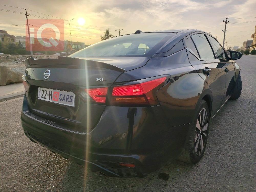 نيسان ألتيما